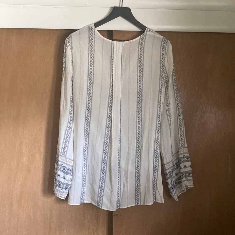 Willow & Clay  Anthropologie wrap embroidered boho tunic blouse, size medium - Image 10