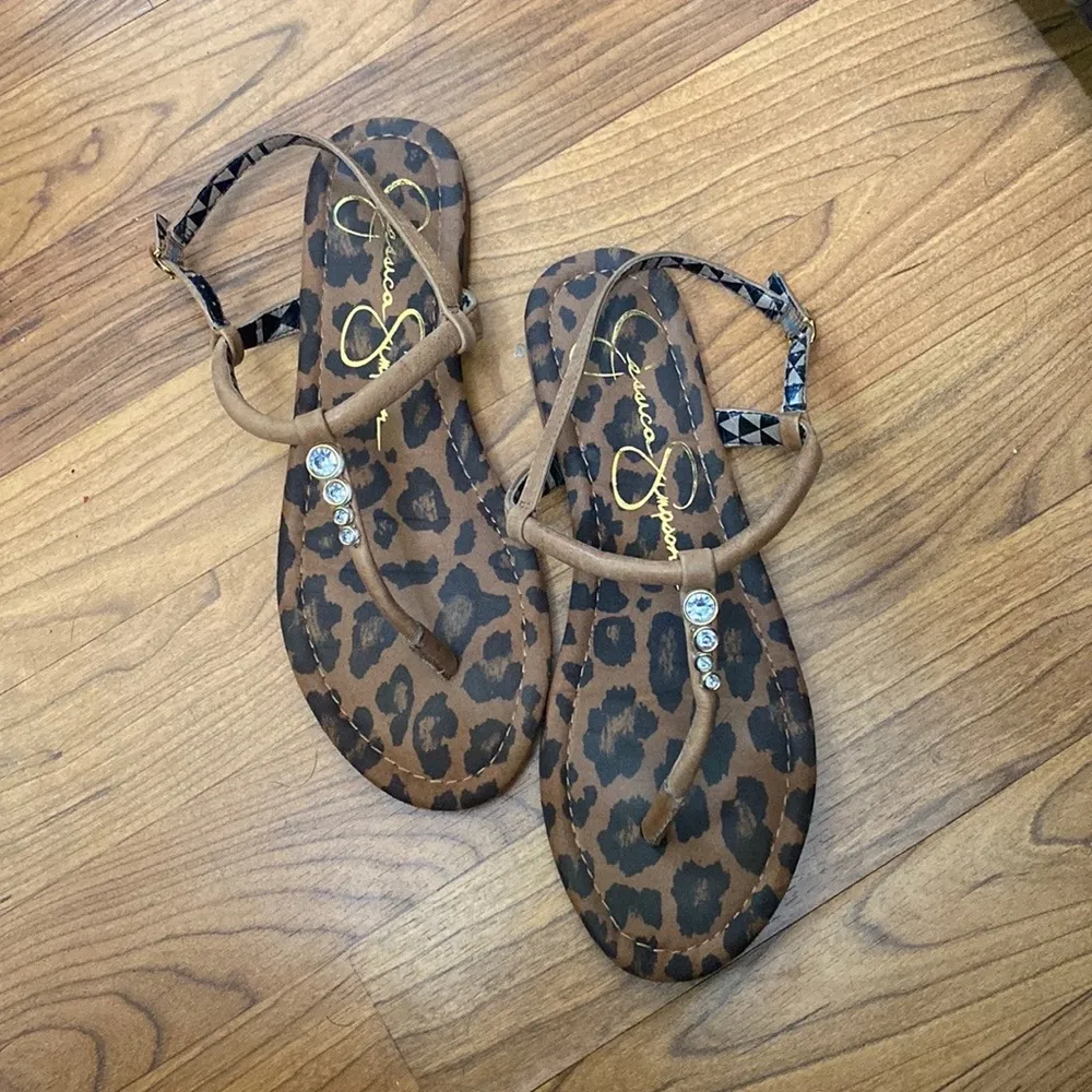 Jessica Simpson flat sandals - Image 4