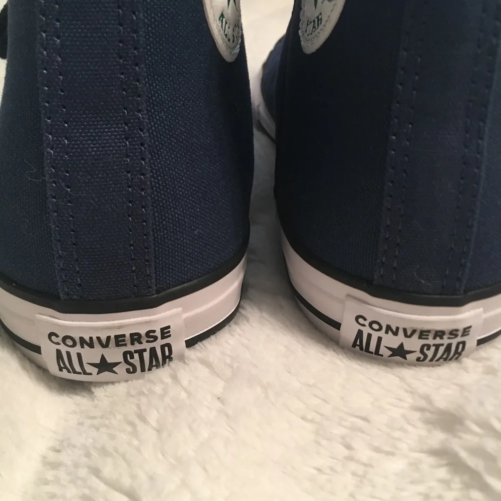 Converse Hi-Top Tennis Shoes - Image 3