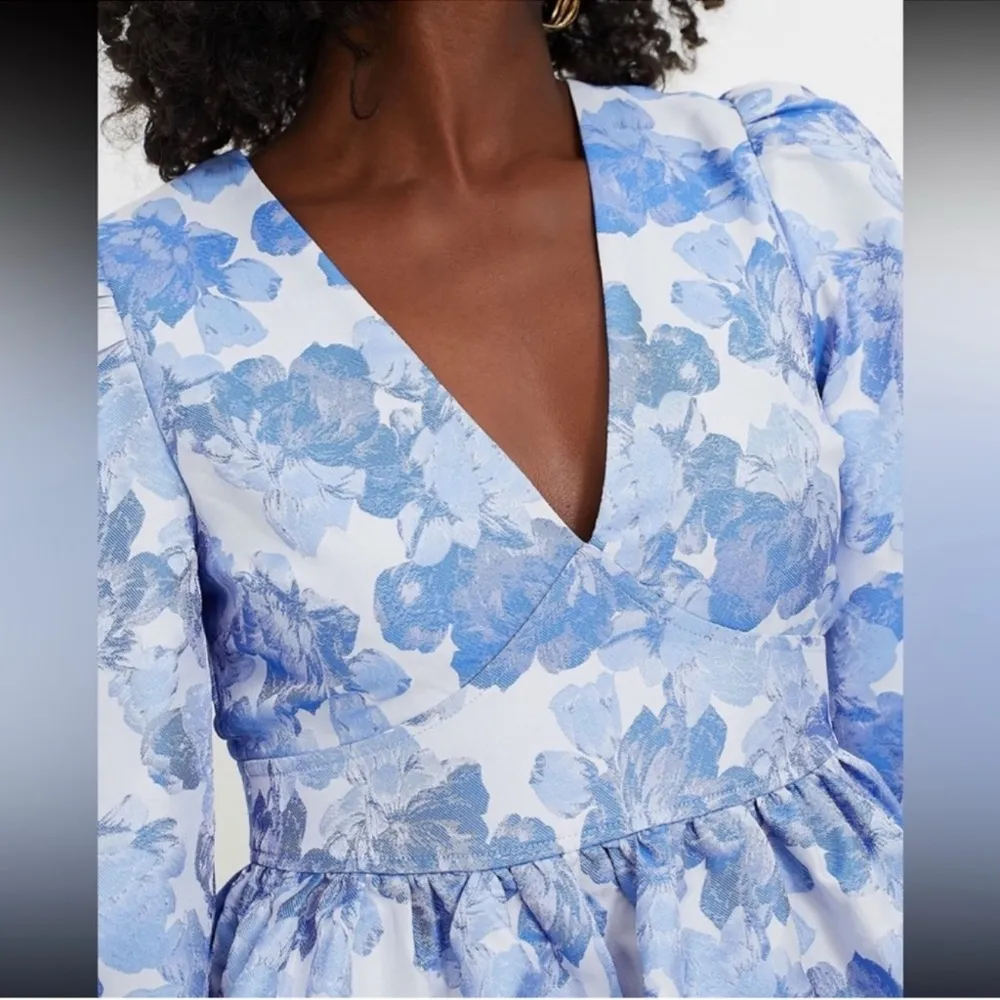 Tuckernuck Eleanor Blouse XXS NWT Blue Jacquard Puff Sleeve Peplum Top Floral - Image 2