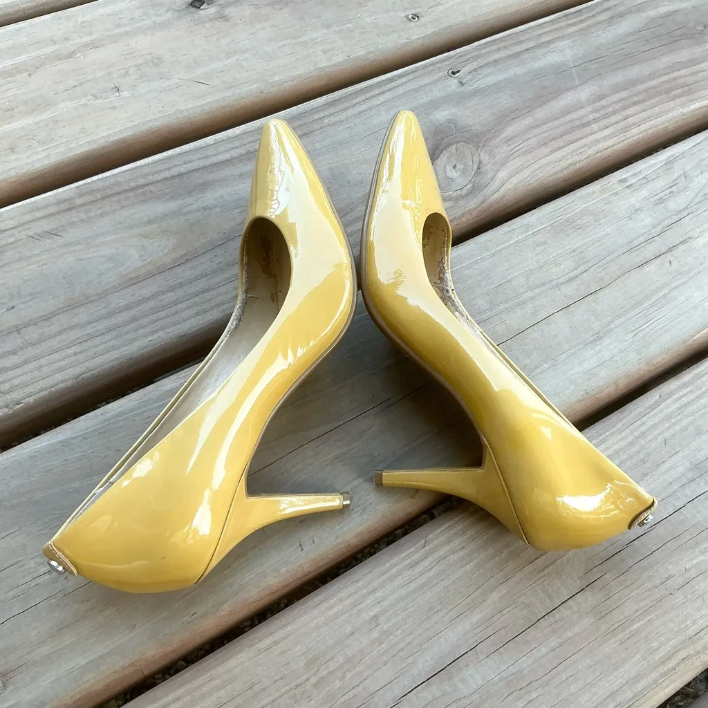 Michael Kors patent leather pumps💛💛💛 - Image 12