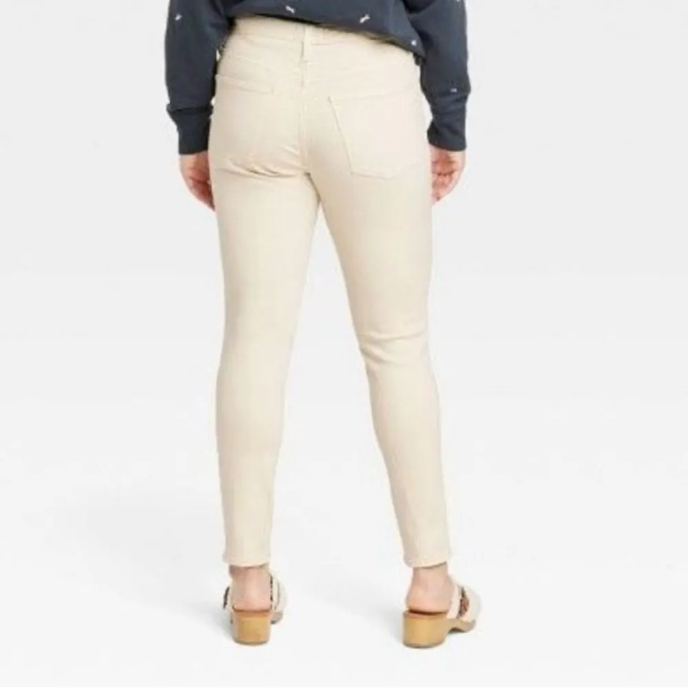 New Universal Thread Women’s Beige Jeans Size 17R NWT - Image 2