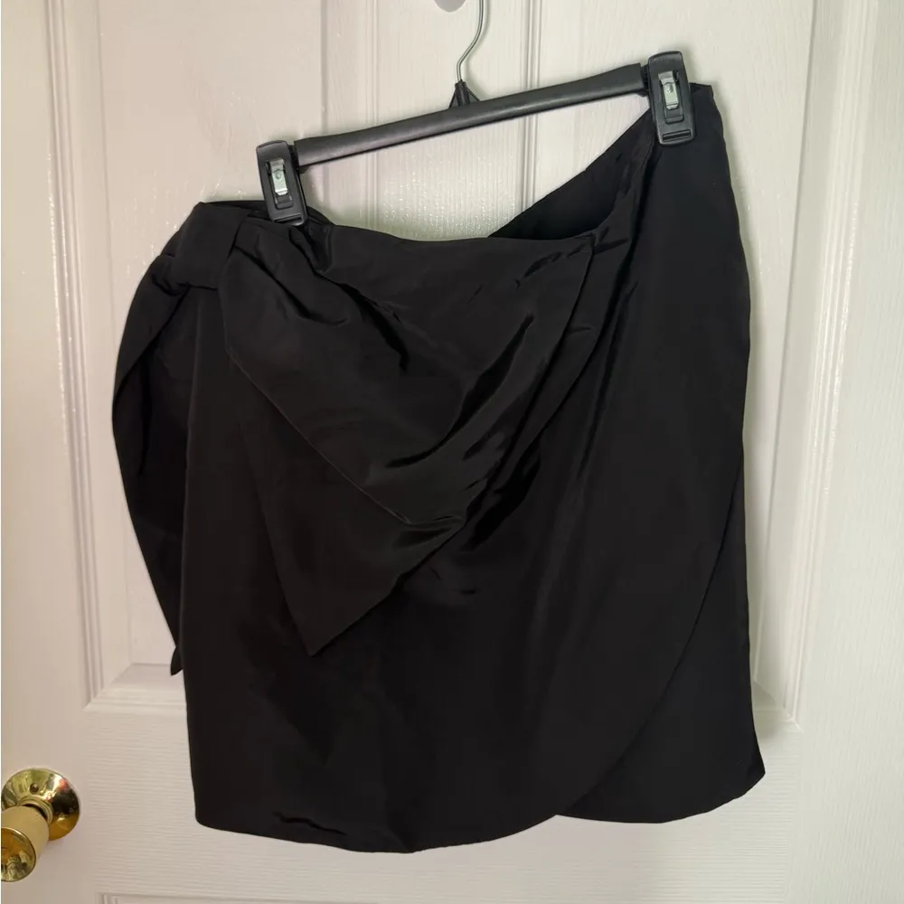 Farm Rio Black Taffeta Mini Skirt XL - Image 3