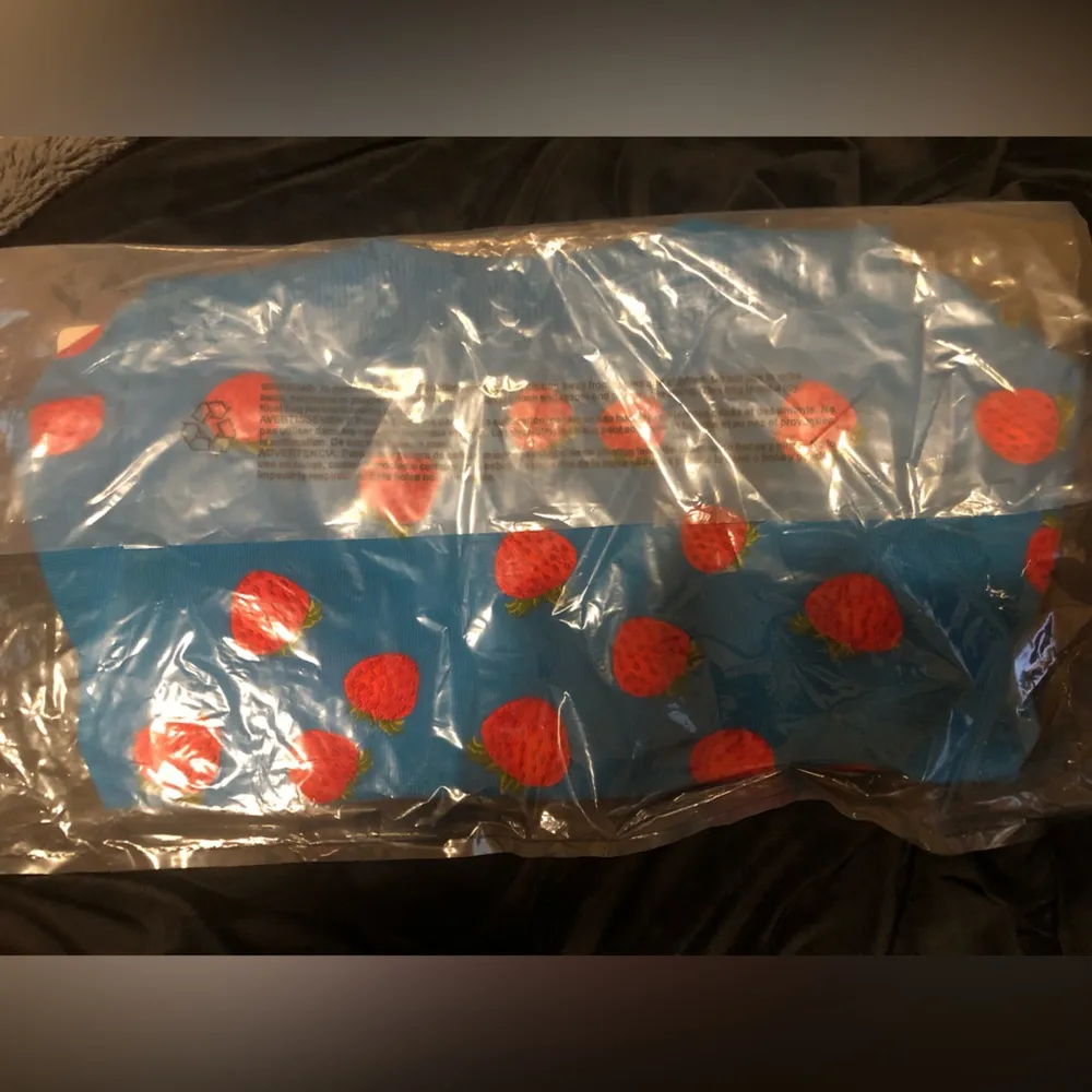 Alice + Olivia Ciara Strawberry Embroidered Cropped Pullover - Image 5