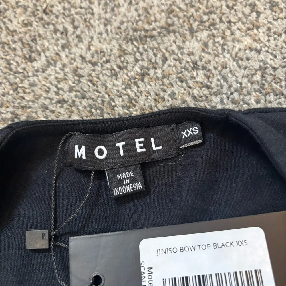 Motel Rocks Bow Tank - Image 2