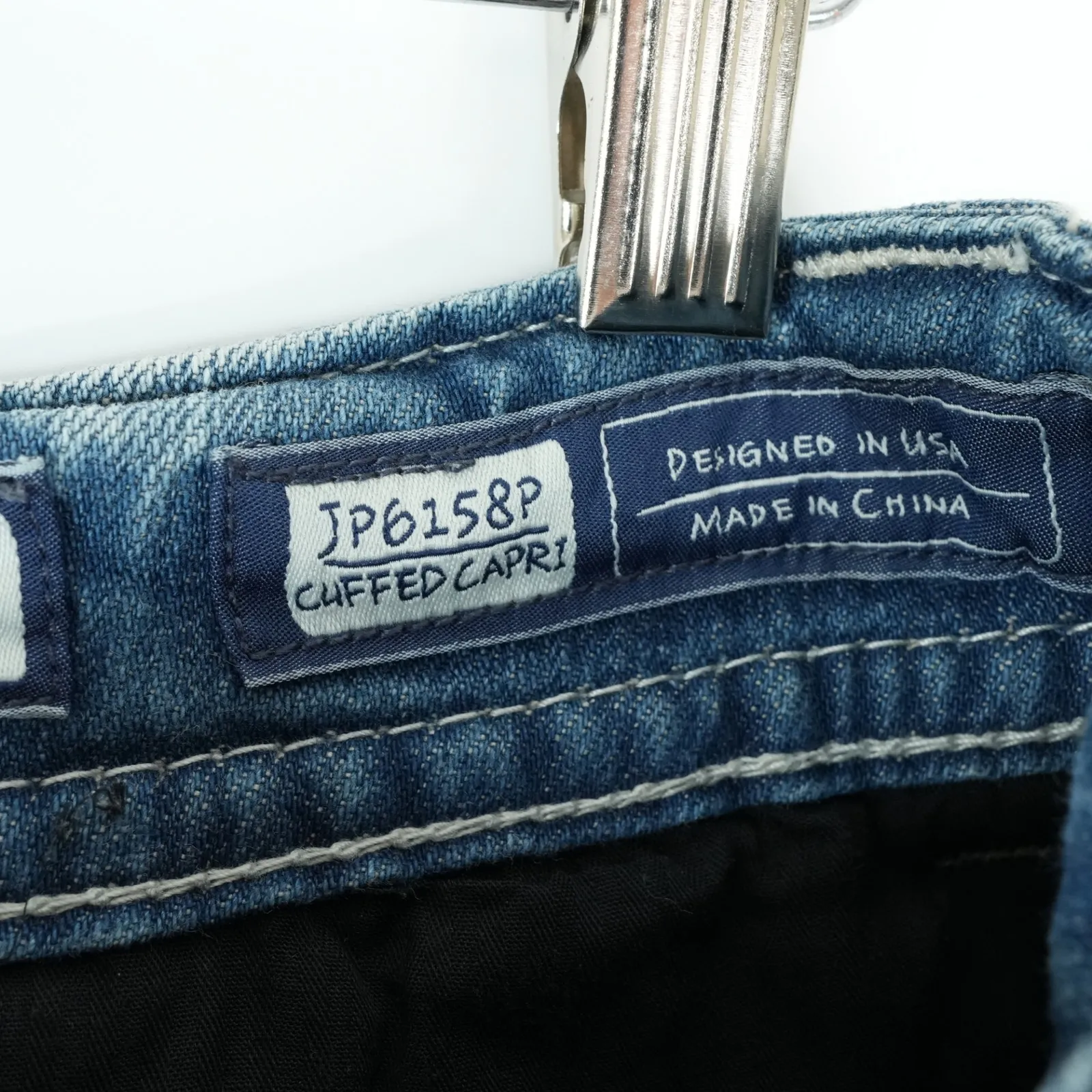 Miss Me Cuffed Capri Jeans Womens 28x22.5 Blue Denim Stretch Crochet Daisy - Image 6