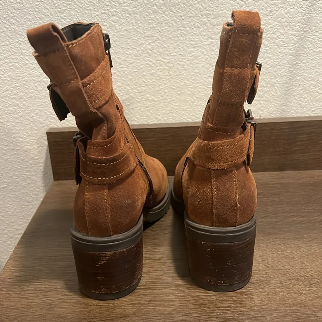 Brown Suede‎ Heeled Boots with Buckle Details Size 8 - Image 7