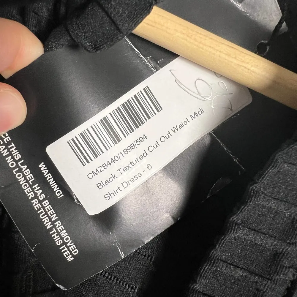 PrettyLittleThing Black Textured Cut Out Waist Midi Shirt Dress Size 2 - Image 6