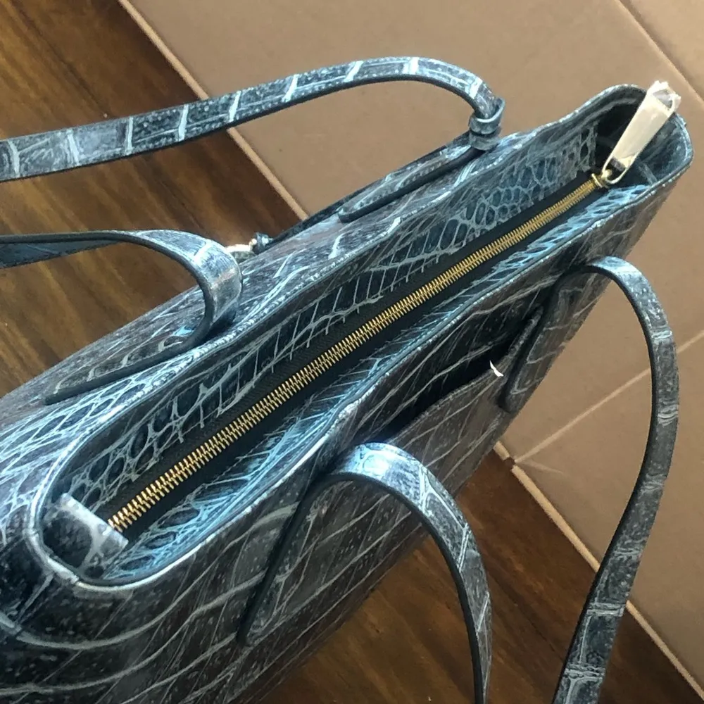 BRAHMIN Misha Obsidian Veil Crocodile Leather Shoulder Bag Top Zip Closure NWT - Image 12