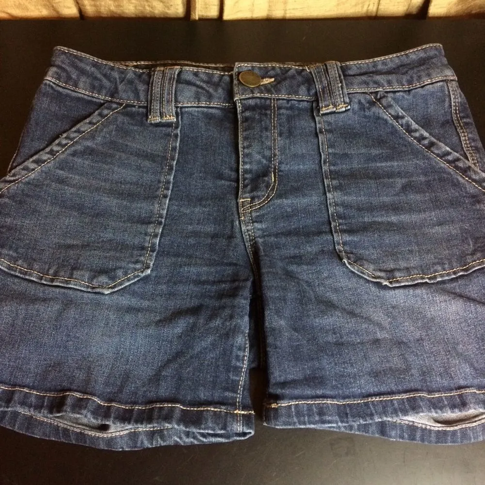 EUC Jolt Jean Junior's Shorts w/Front & back Patch Pockets-Medium Wash-Size 3 - Image 3