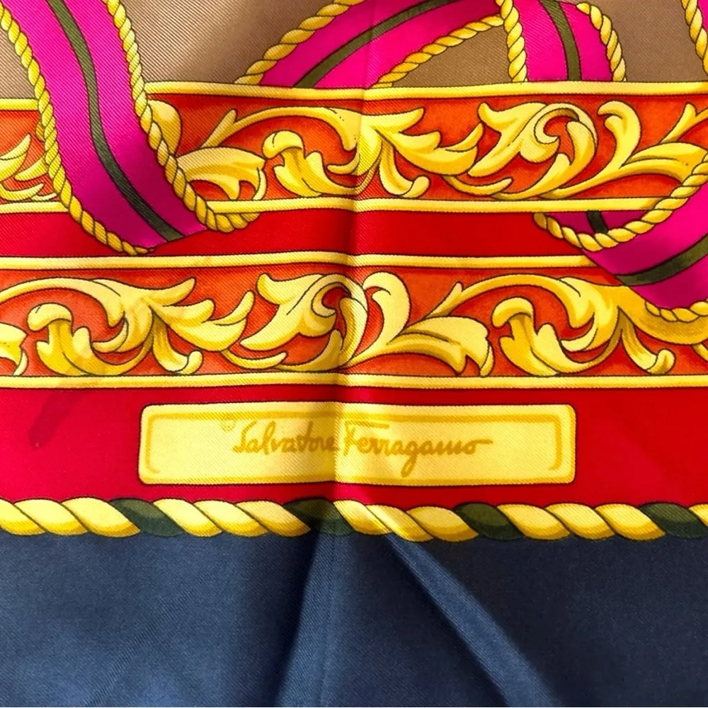 Salvatore Ferragamo scarf - Image 7