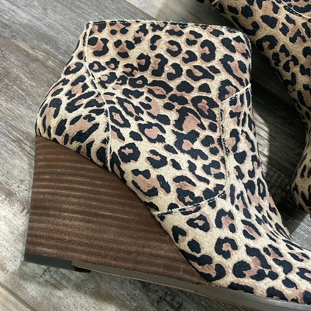 Sole Society Patsy Leopard Print Leather Side Zip Wedge Ankle Booties size 8 - Image 5