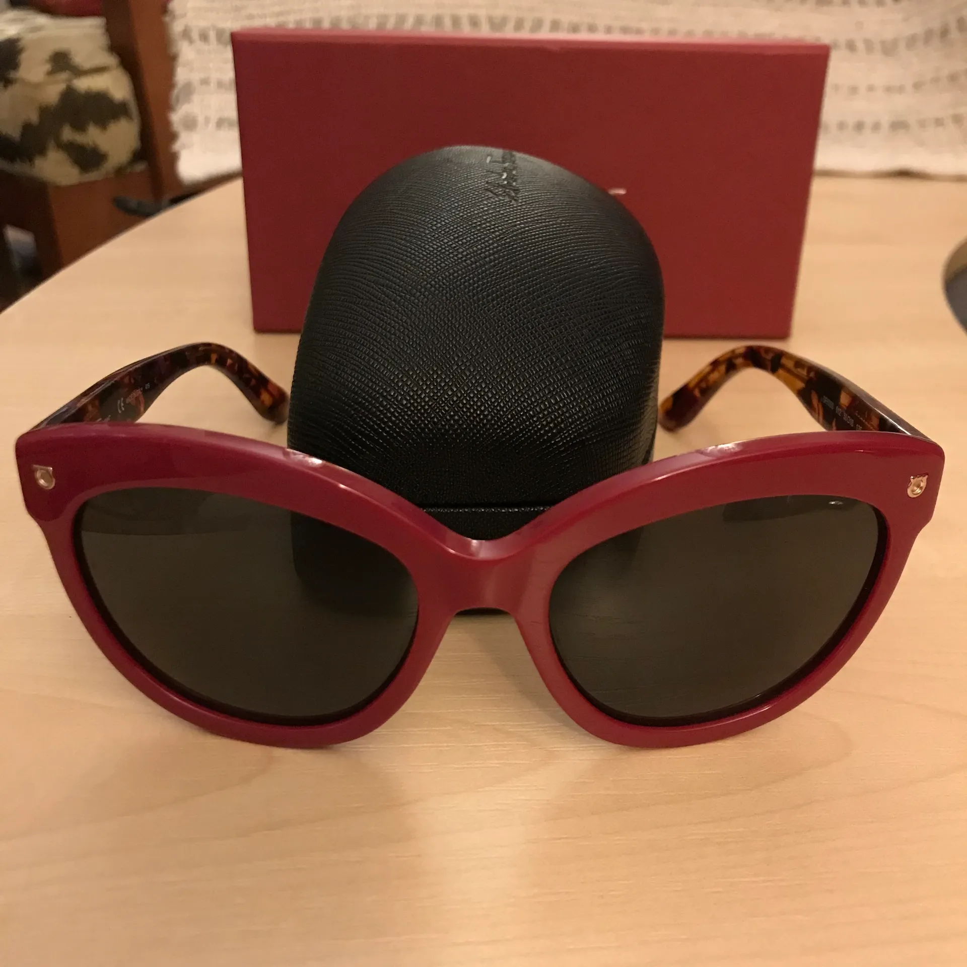 Salvatore Ferragamo Salvator Ferragamo Cateye Sunglasses AUTHENTIC Designer Eyewear For Women - Image 4