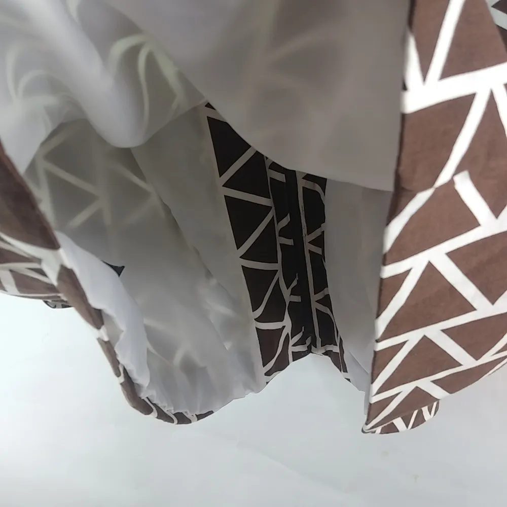 Dana Kay 20W Triangle Pattern Waist Zip Front Blazer Plus in Brown White - Image 9