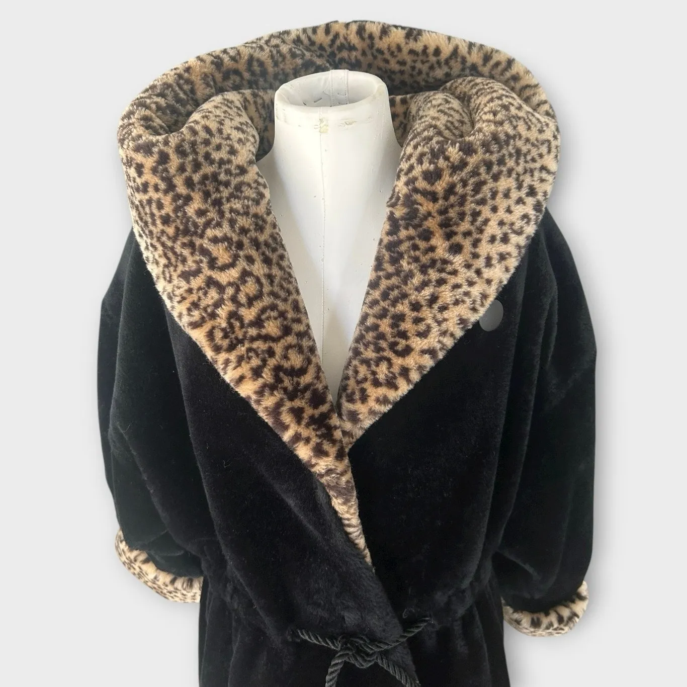 Vintage Monterey Fashions Faux Fur Coat Leopard Print Black Belted Women’s Large - Image 2