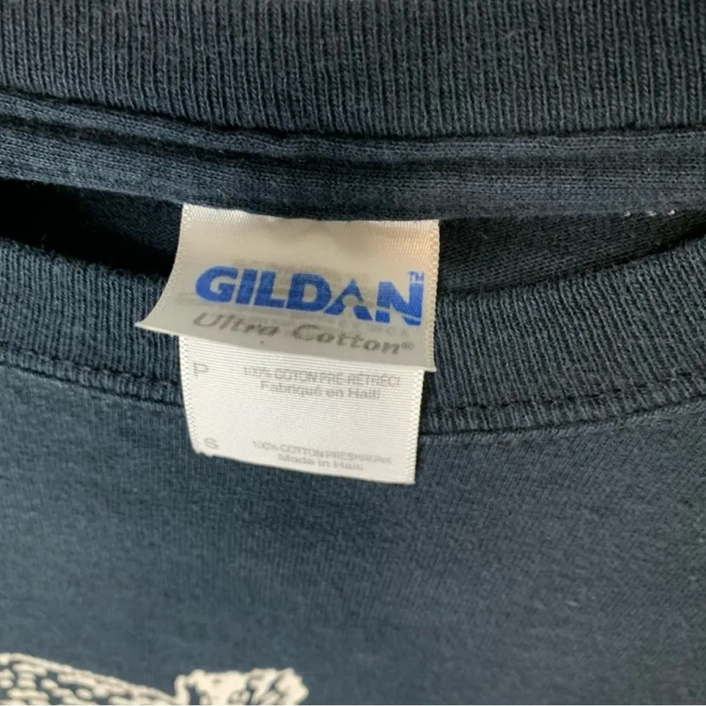 HOOTERS Vintage Mall Of America Short Sleeve T-Shirt Unisex Adult Size S. GUC - Image 3