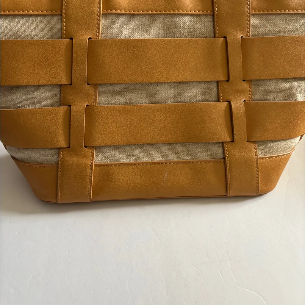 MIZTIQUE TAN NATURAL FAUX LEATHER AND CANVAS HAND BAG ZIP CLOSURE POCKET INSIDE - Image 9