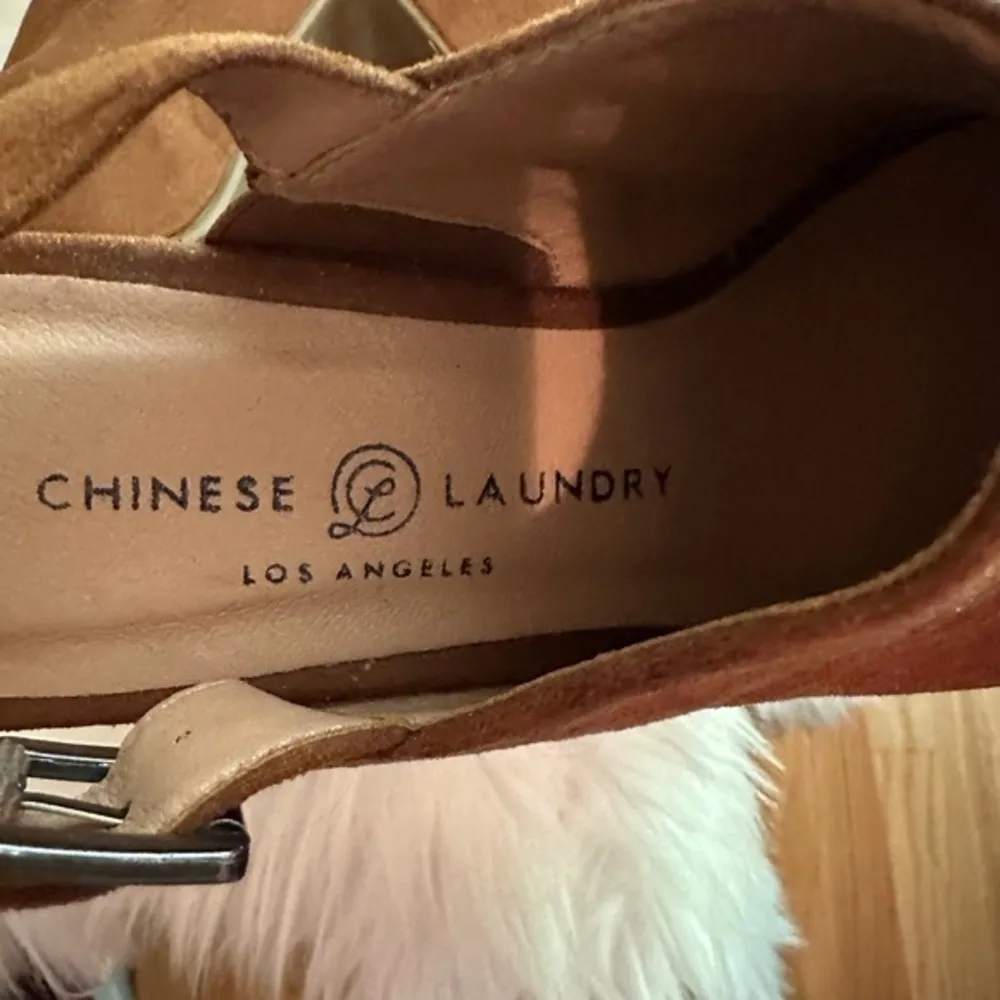 CL by Laundry Brown Suede Heels Size 6 - Image 9