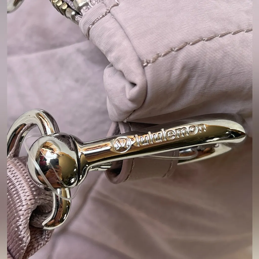 Lululemon All Night Festival Bag Vol 5L in Smoky Blush - Image 10