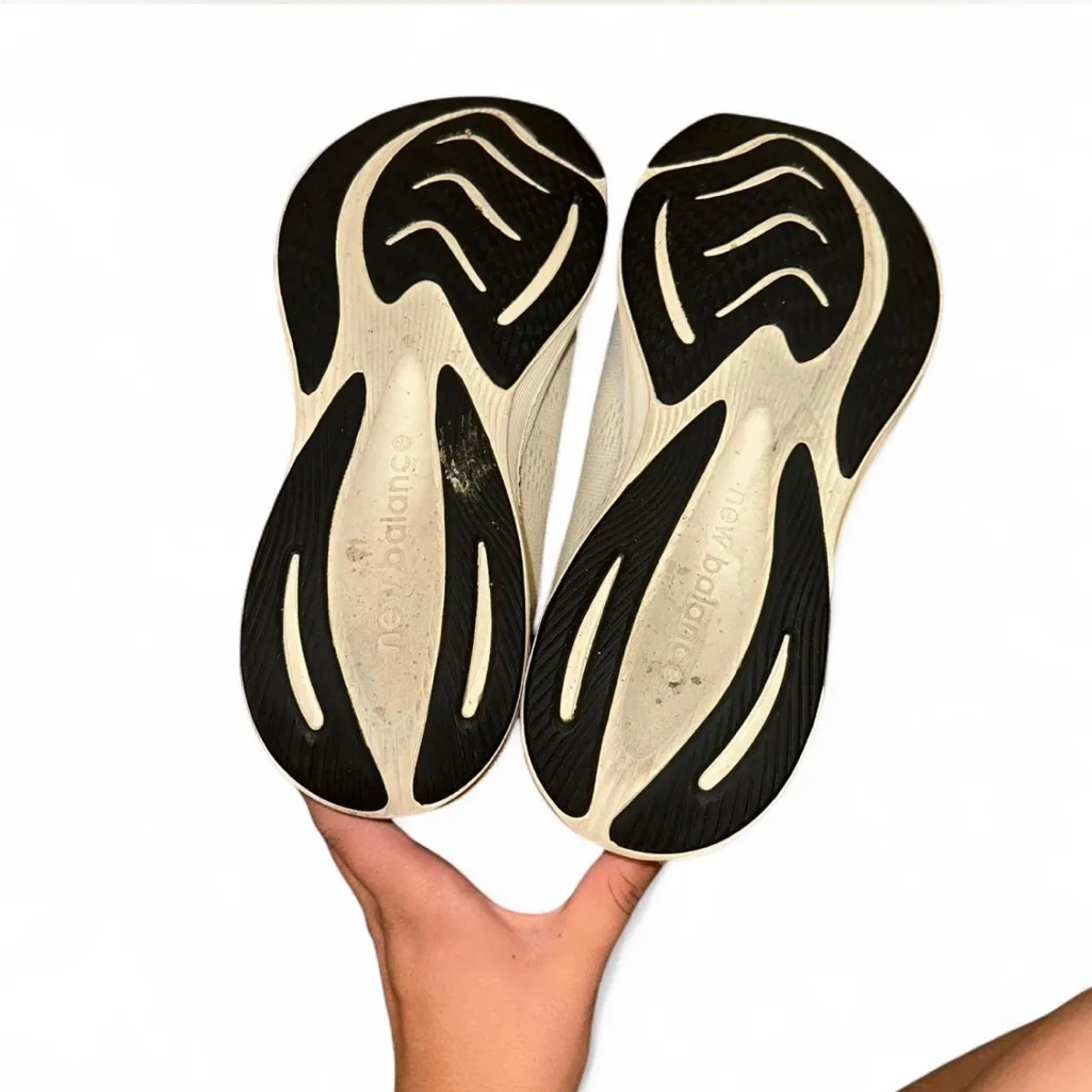 New Balance Athletic Shoes in White and Black - Image 3