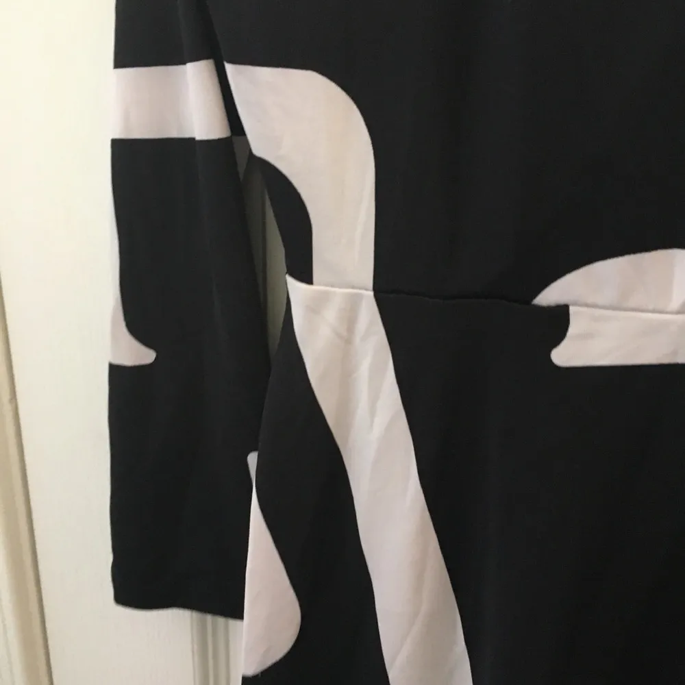 FINAL MARKDOWN Ladies inc dress small Black - Image 2