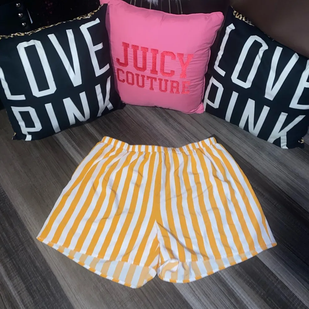 SHEIN Yellow and White Athletic Shorts with Vertical Stripes - Image 7