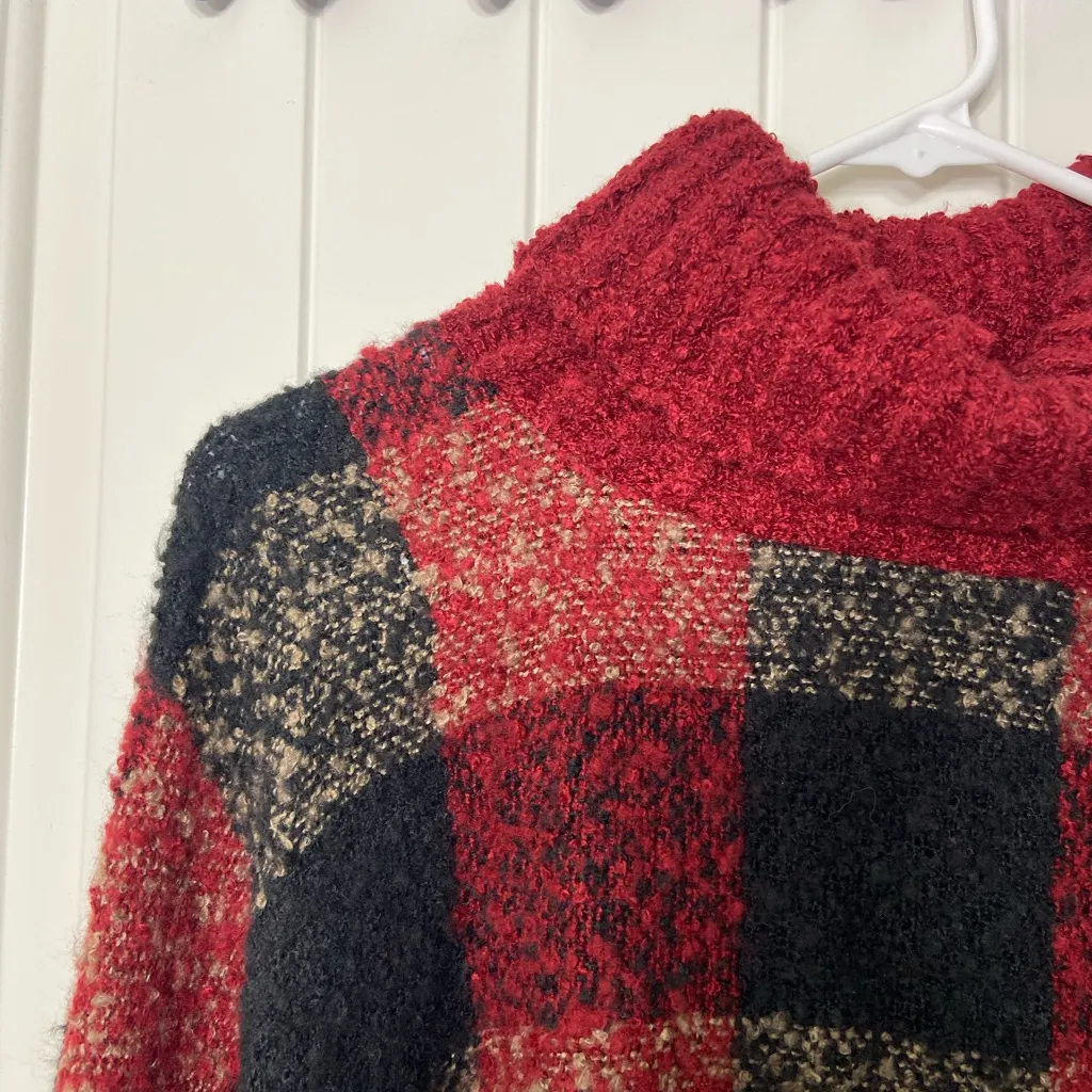 EUC women’s black red tan checkered‎ plaid super soft knit fringe poncho sweater Size undefined - Image 2