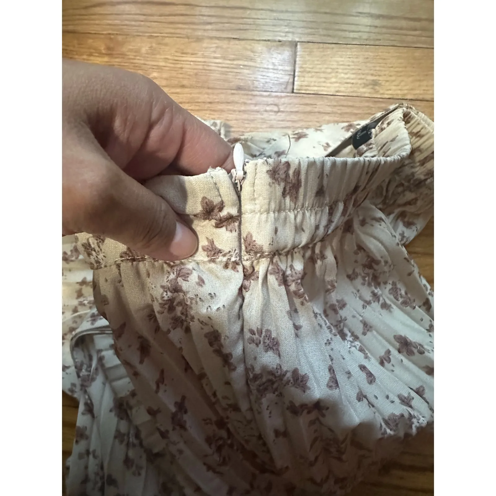Wishlist Floral Cream Shorts - Image 6