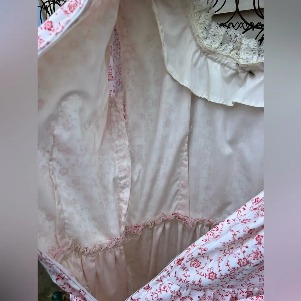 Vintage 70s Red Floral with Lace Trim Cotton Prairie Maxi Dress Gunne Style S/M White - Image 9