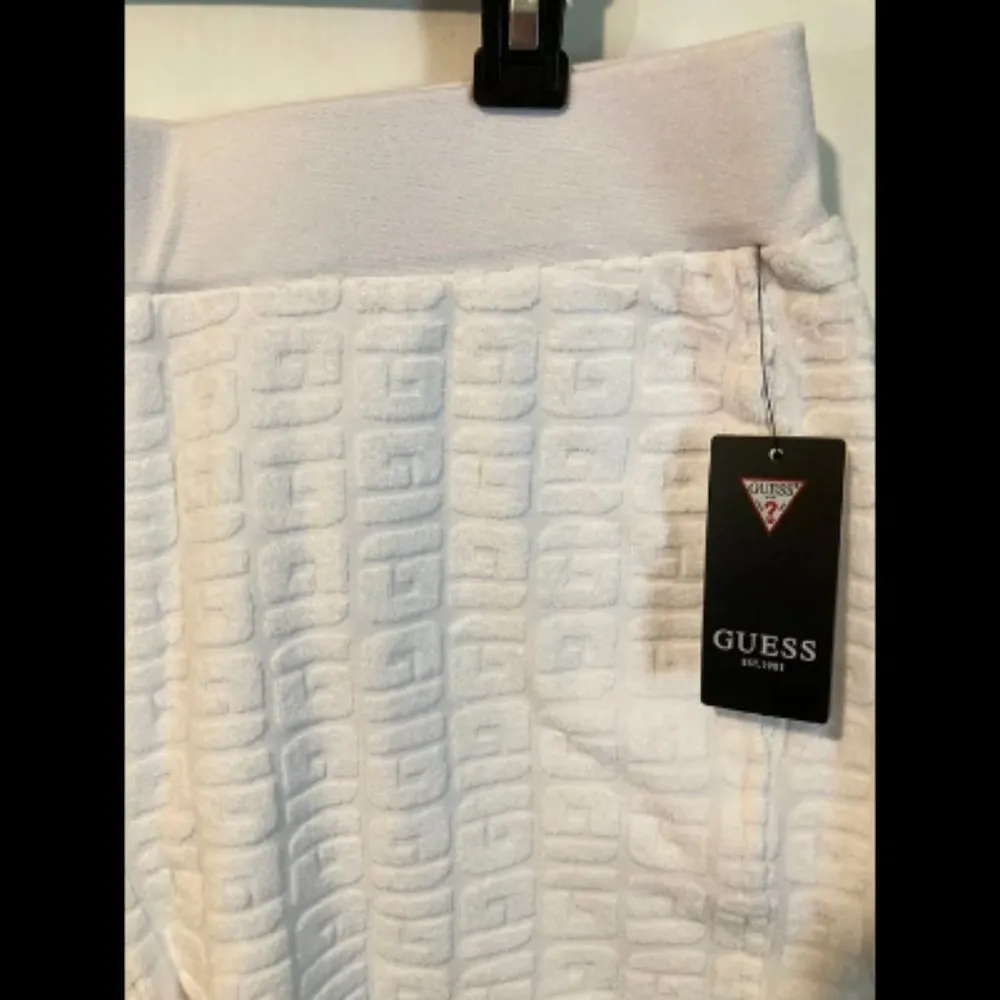 Guess women's XL pure white elastic waist soft & thick XEN logo G print shorts - Image 3