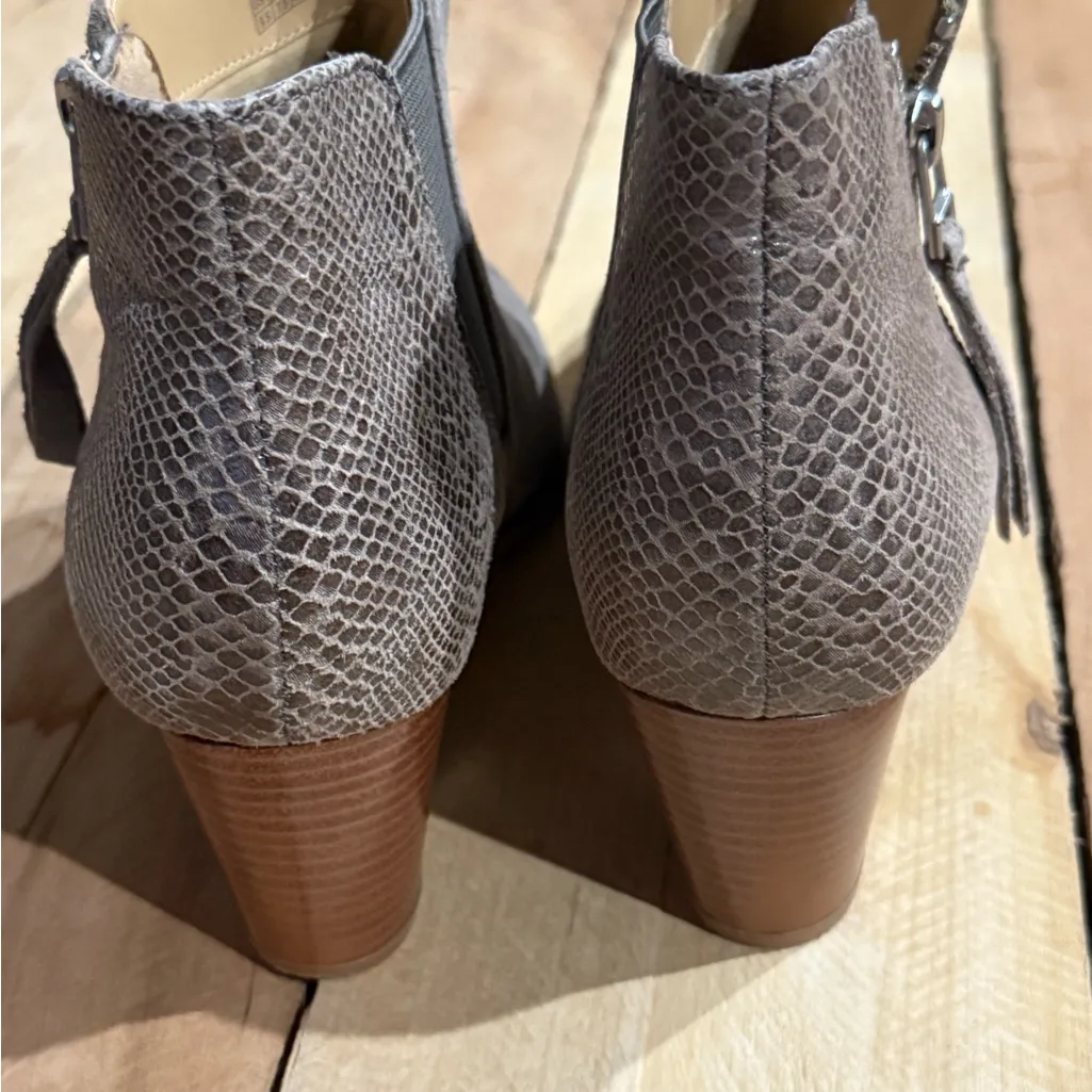 Vionic Womens Anne Suede Booties Size 9.5 Snake Skin Back Side Zipper B40 - Image 6