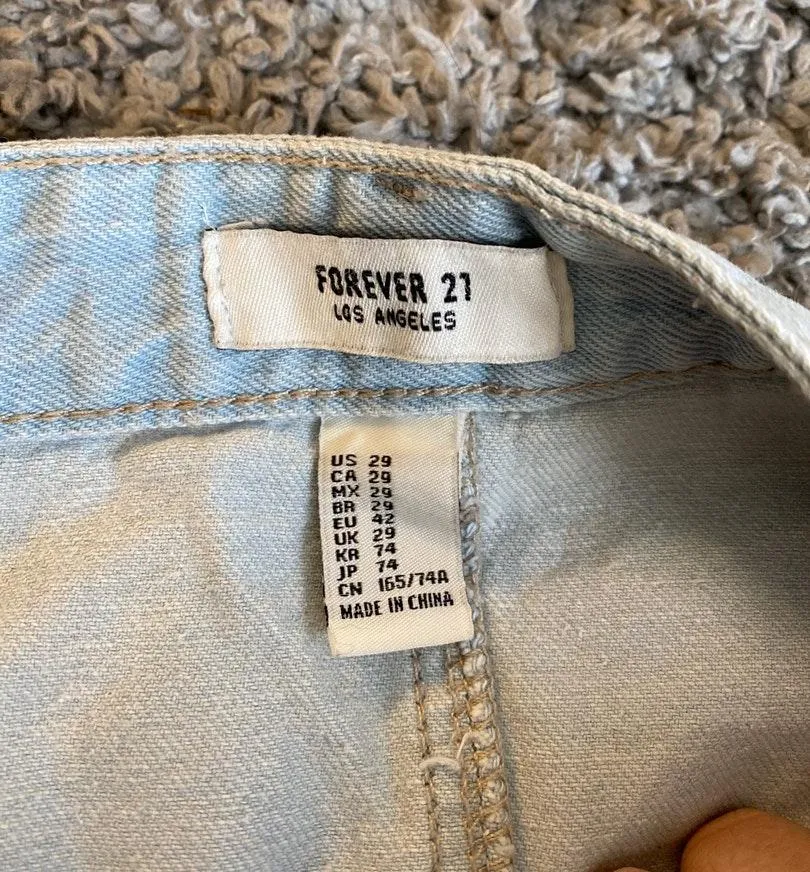 Forever 21 Light wash jean skirt - Image 4