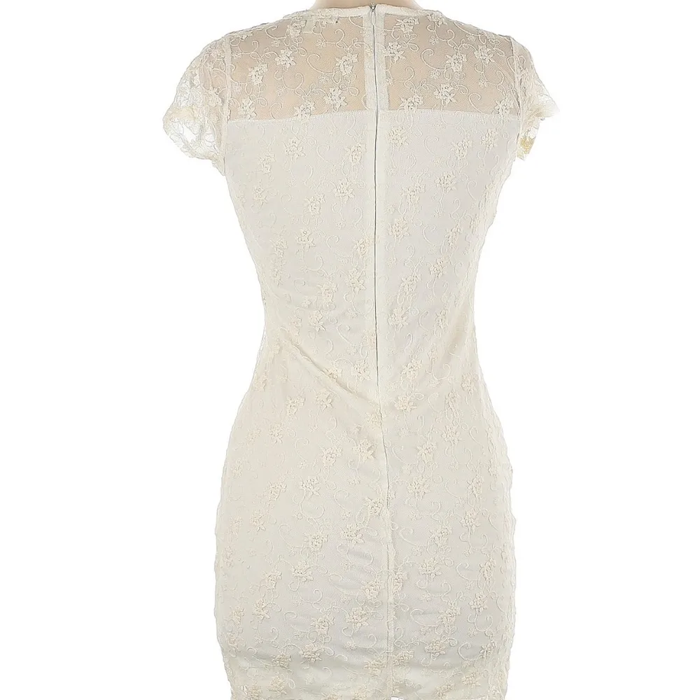 Monteau Ivory Lace Mini Dress - Image 3