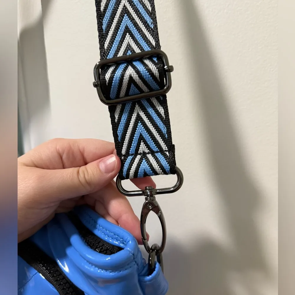 NWOT THINK ROYLN Bank Street Crossbody Blue - Image 4