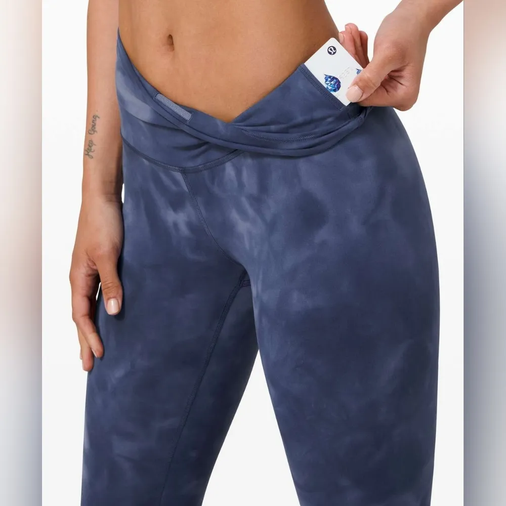 NWOT Lululemon Wunder Train High-Rise Tight 25" (Diamond Dye Shade Naval Blue) - Image 3
