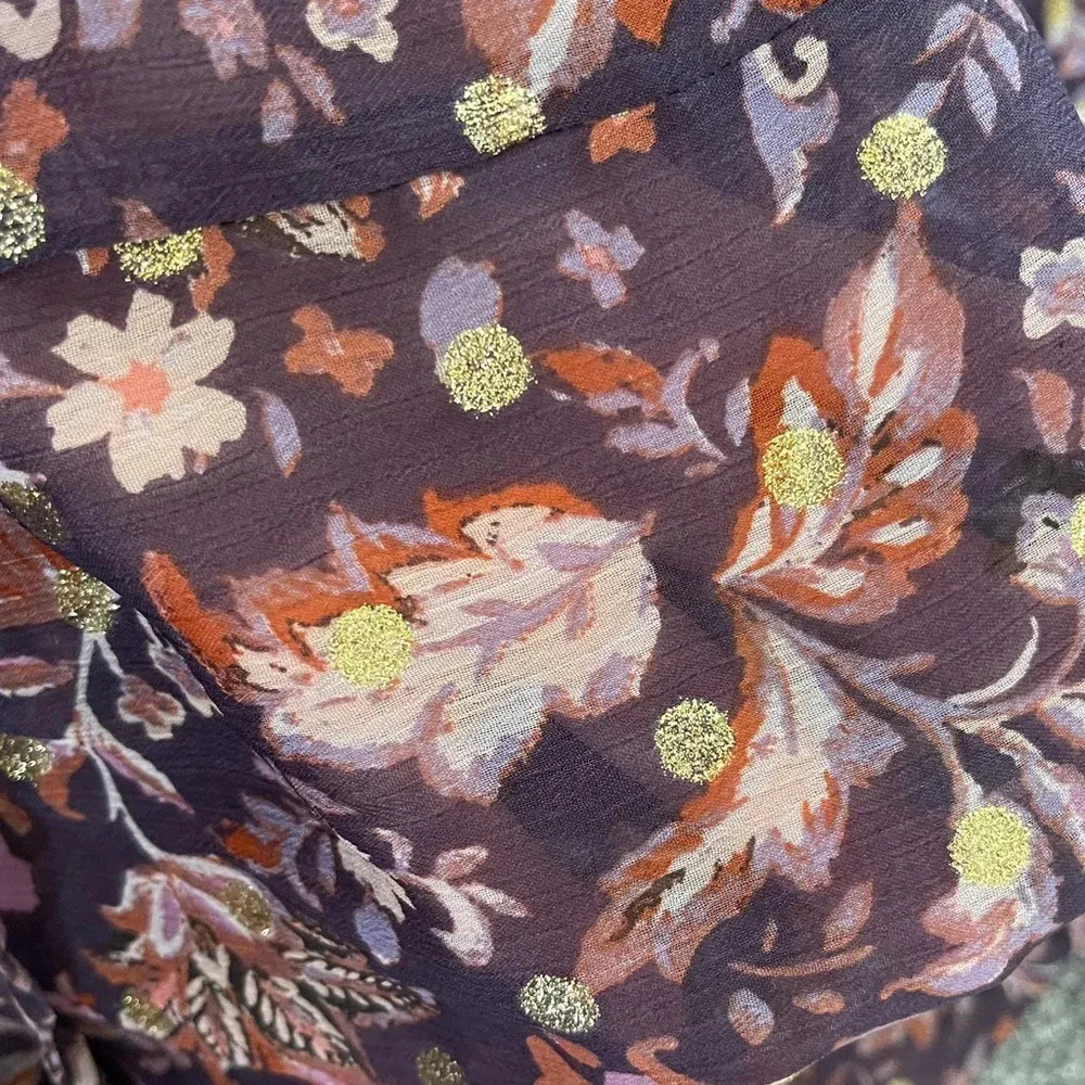 Olivaceous NWT!! Women’s  purple blush gold shimmer button down top, Small - Image 7