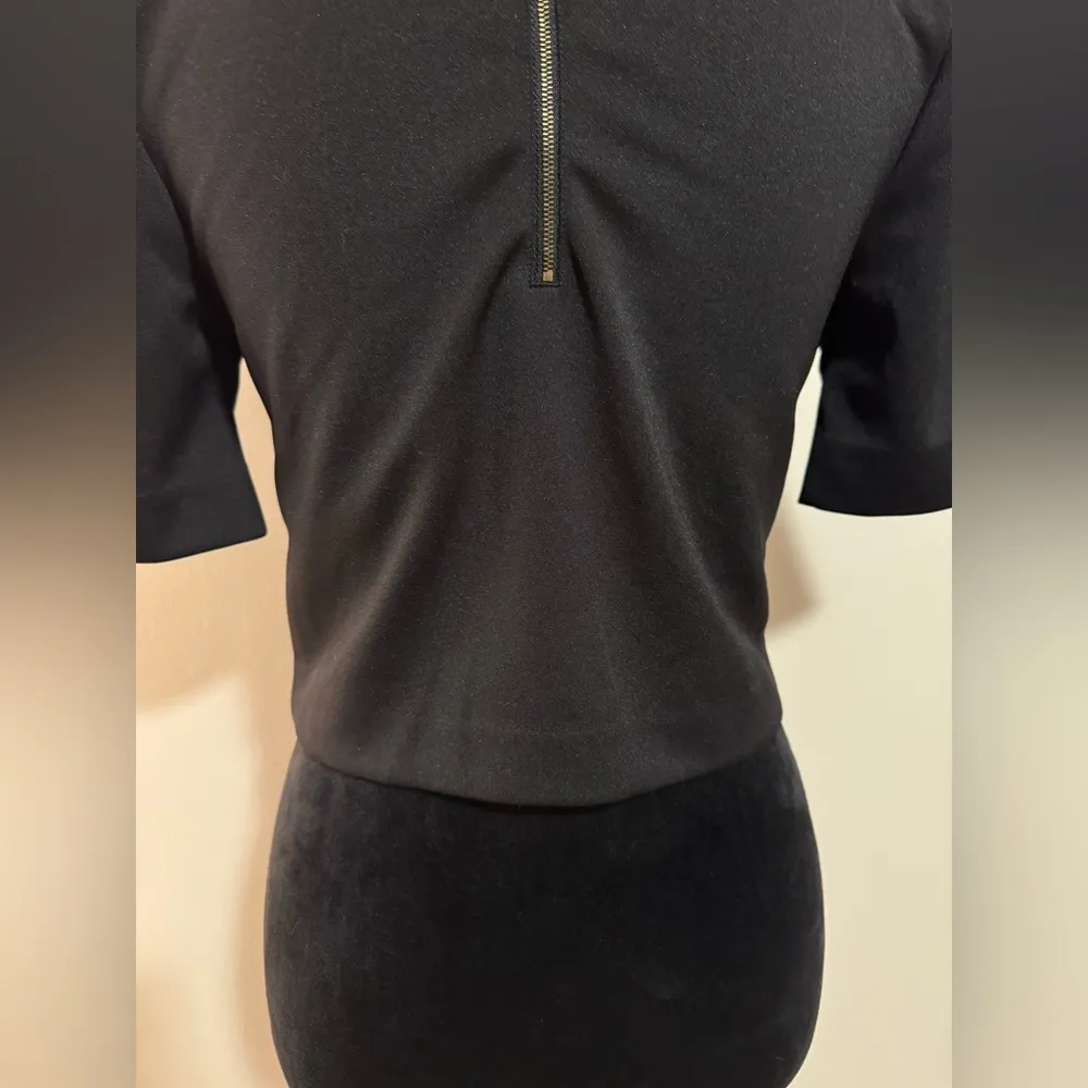 EUC Express Classic Black Round Neck Women's Top size small - Image 6