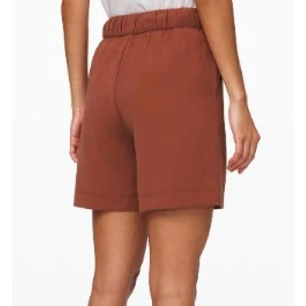 Lululemon Noir Shorts in Rustic Clay Women's Sz. 4 - Image 2