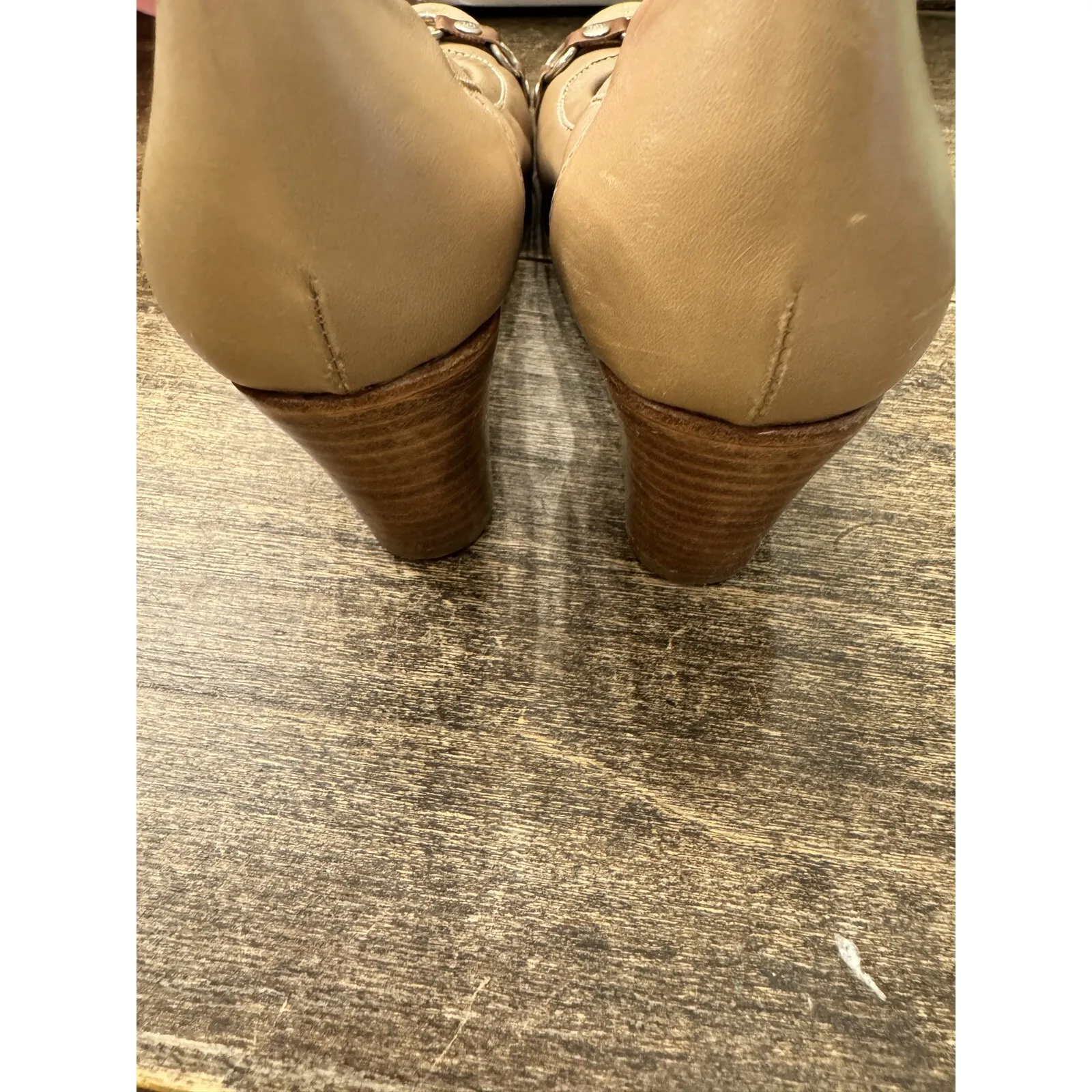 AGL Attilio Giusti Leombruni Leather Embossed Cap‎ Toe Pump Heels 37.5 Tan Italy Size 7 - Image 6