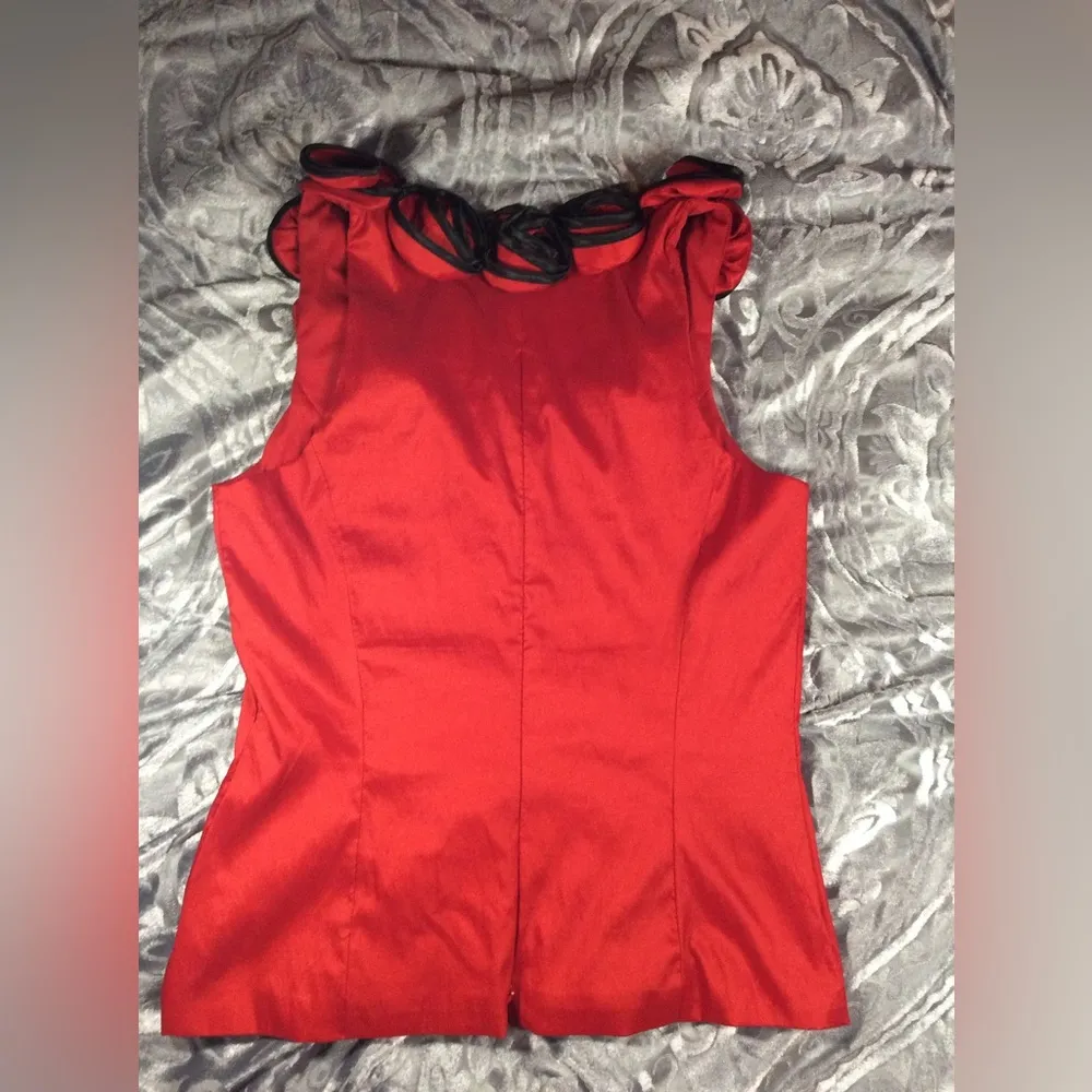 Rose Embellished Dressy Sleeveless Red Top Medium - Image 10