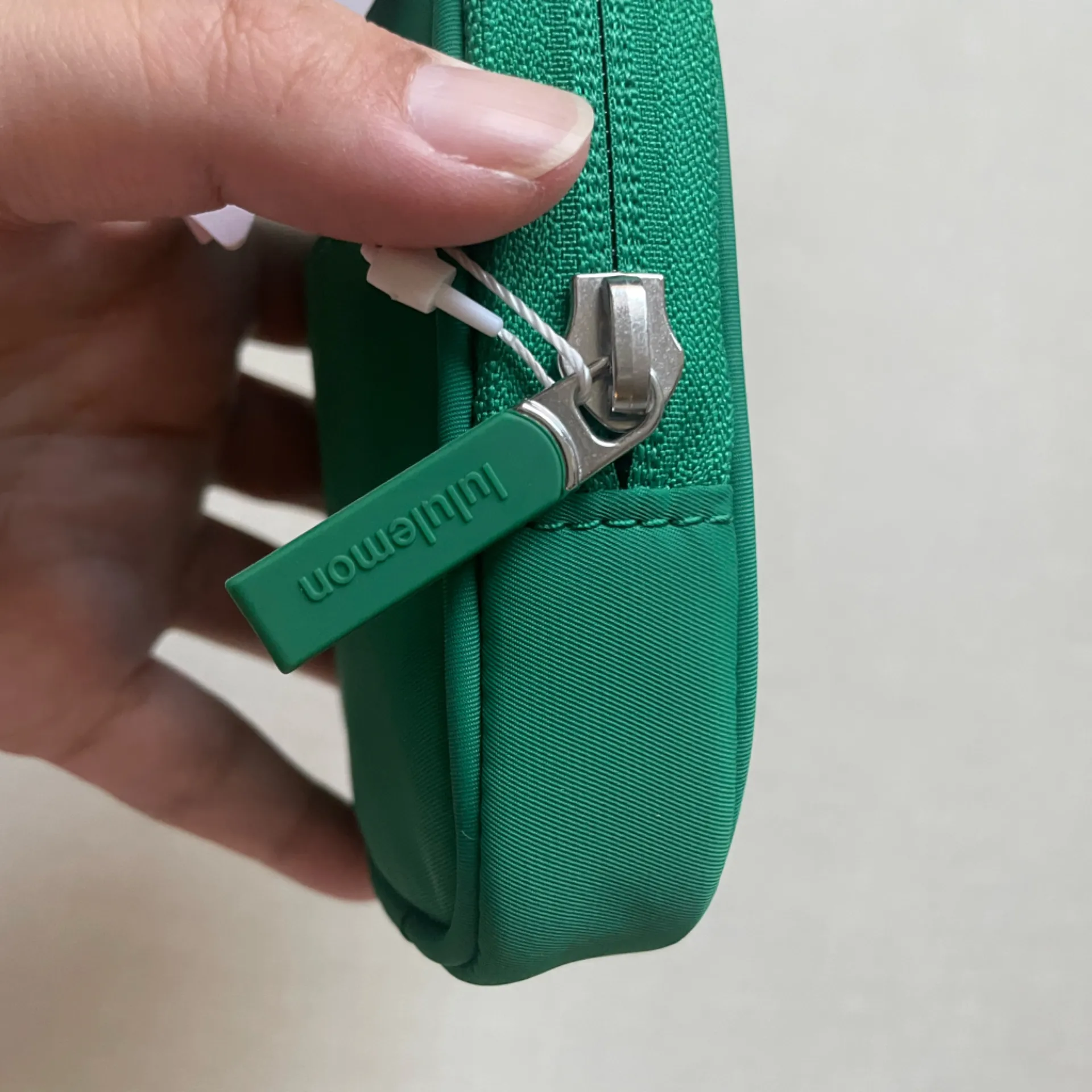Lululemon  Clippable Nano Pouch - Raceway Green - Image 5
