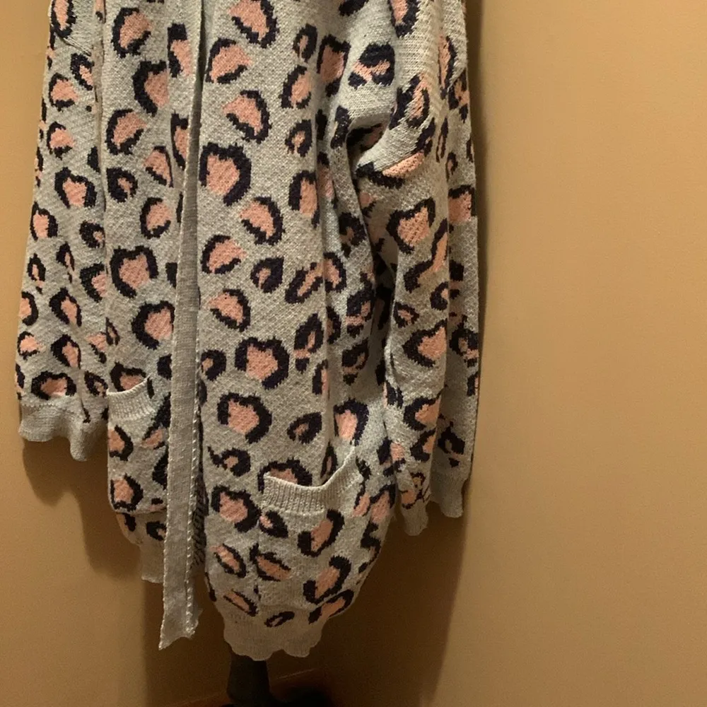 Hayden open front cheetah print cardigan duster 2XL/3XL gray/pink/black - Image 3