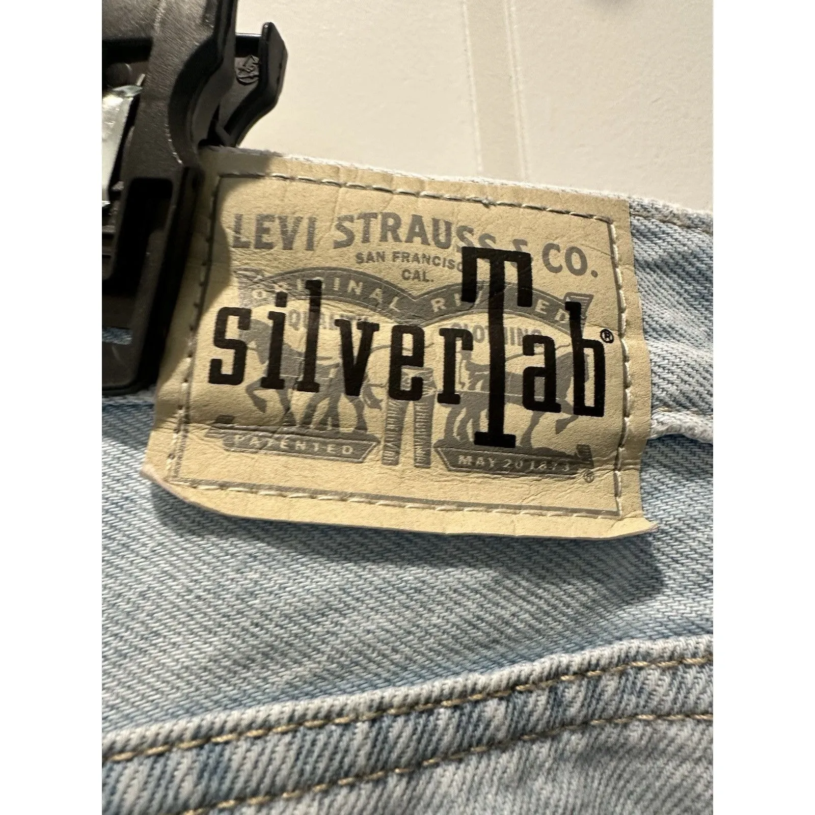 Levi’s Silver Tab 94 Baggy Jean Women Sz 30x31 Distressed Denim Box A - Image 6