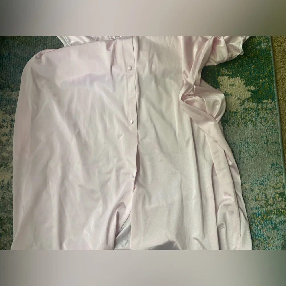 Vintage pink floral nightgown housecoat set, size small medium - Image 14