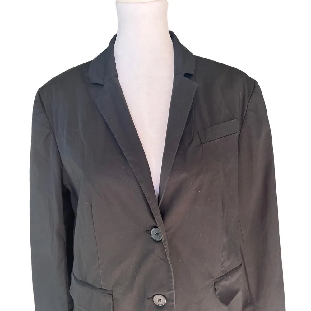 Norma Kamali  - Single Breasted Two Button Black Blazer Sz 10 - Image 2