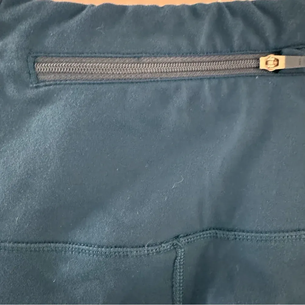Oiselle Teal 7/8 Leggings with Mesh Panels Behind‎ Knees size 6 - Image 7