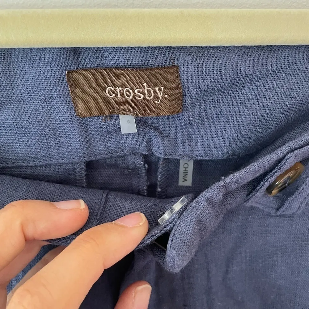 Crosby Linen shorts size 4 new with out tags Blue - Image 3