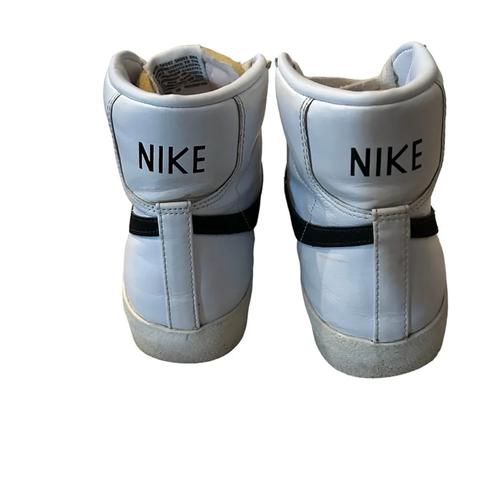 Blazer Mid ‘77 White With Black Swoosh Size 10 Sneakers. - Image 6