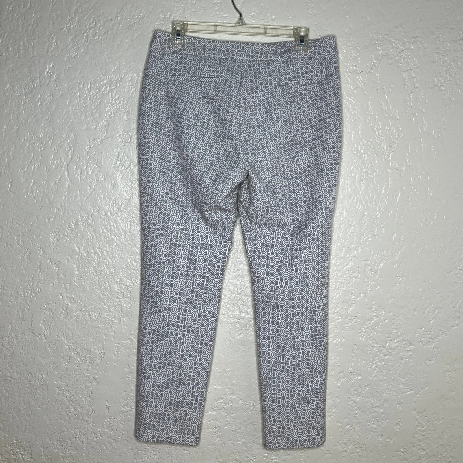 Adrianna Papell Women's Kate Ankle Slim Leg Pants Gray White Geometric Sz 8 - Image 2