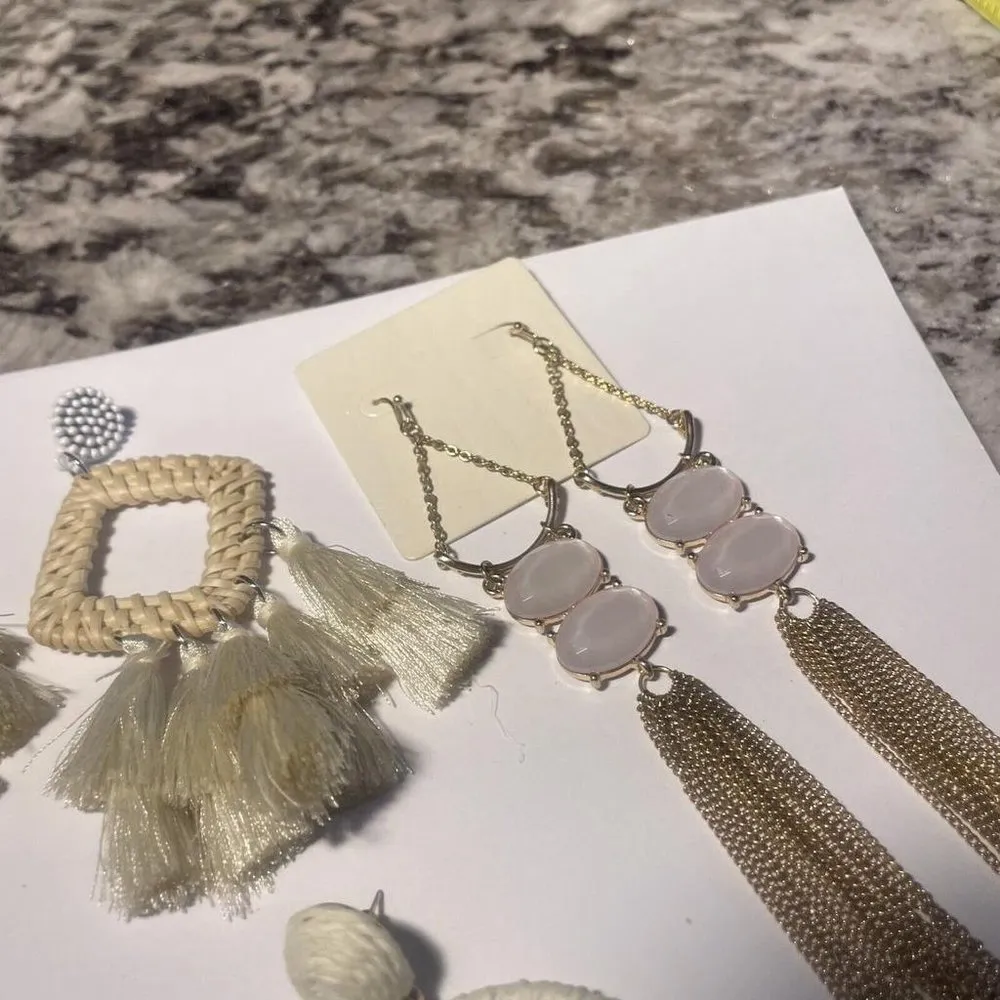 Lot Of 4 Women’s Costume Earrings Pierced Dangle Drop - Mixed Materials Dress Up - Image 9